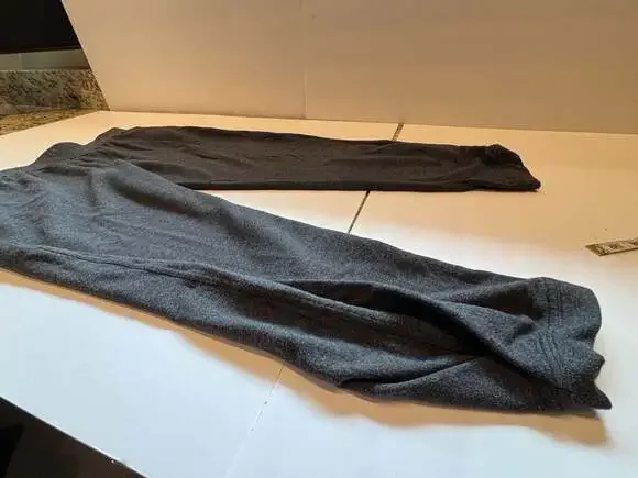 LULULEMON Women’s Set - Yoga Joggers + Striped Tank (8) - Picture 9 of 12